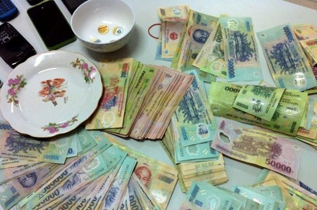 Canh sat hinh su dot kich soi bac ngay mung 4 Tet hinh anh