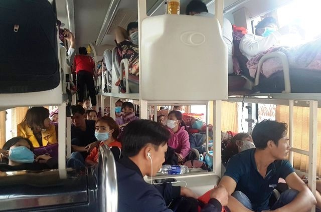 Xe giuong nam 40 cho nhet 72 nguoi hinh anh