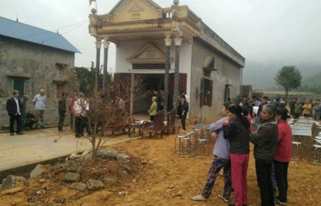 Truong cong an xa tu vong trong tu the treo co hinh anh