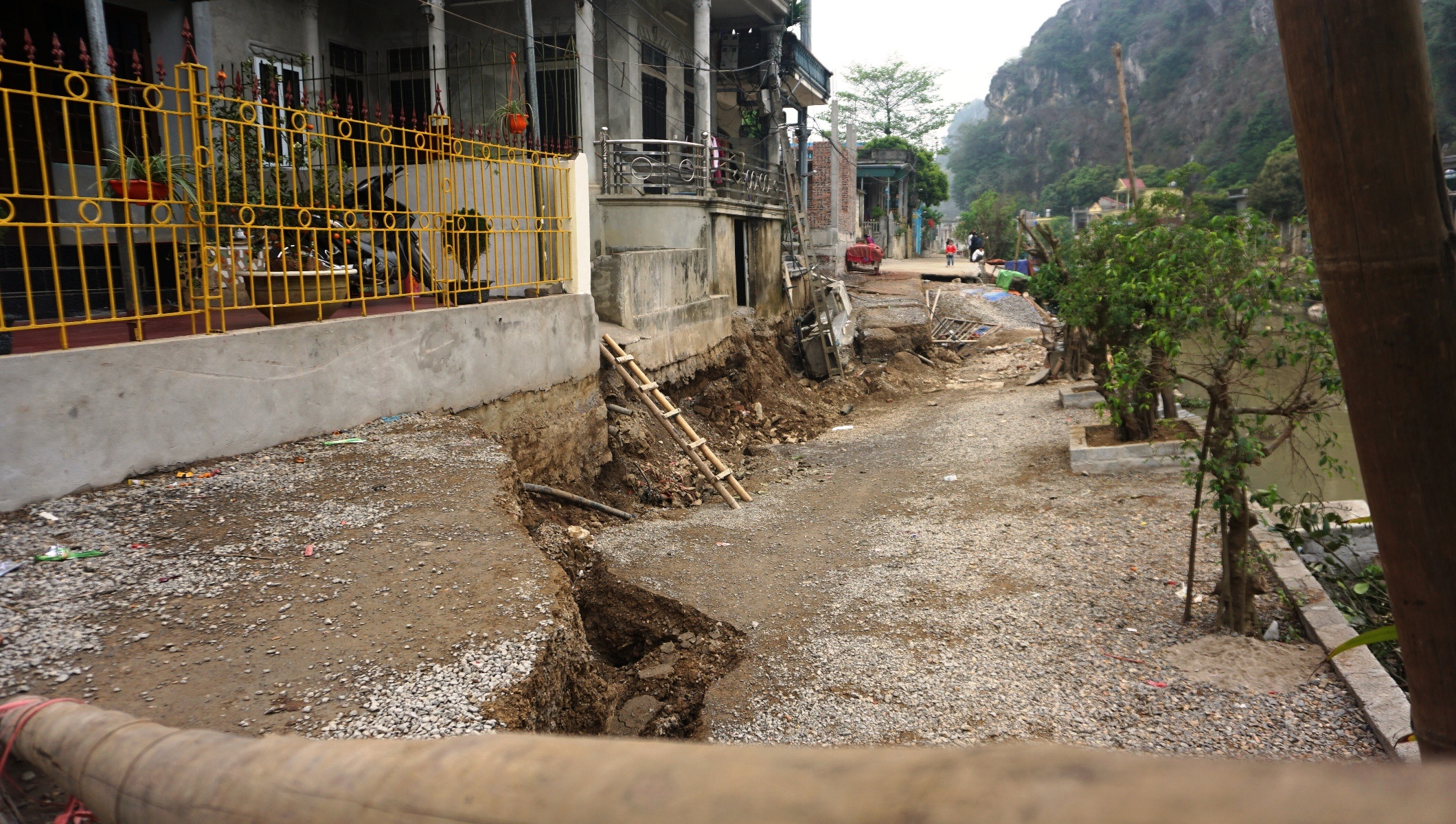duong o Ninh Binh sut lun anh 2