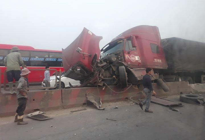 container huc dai phan cach anh 1