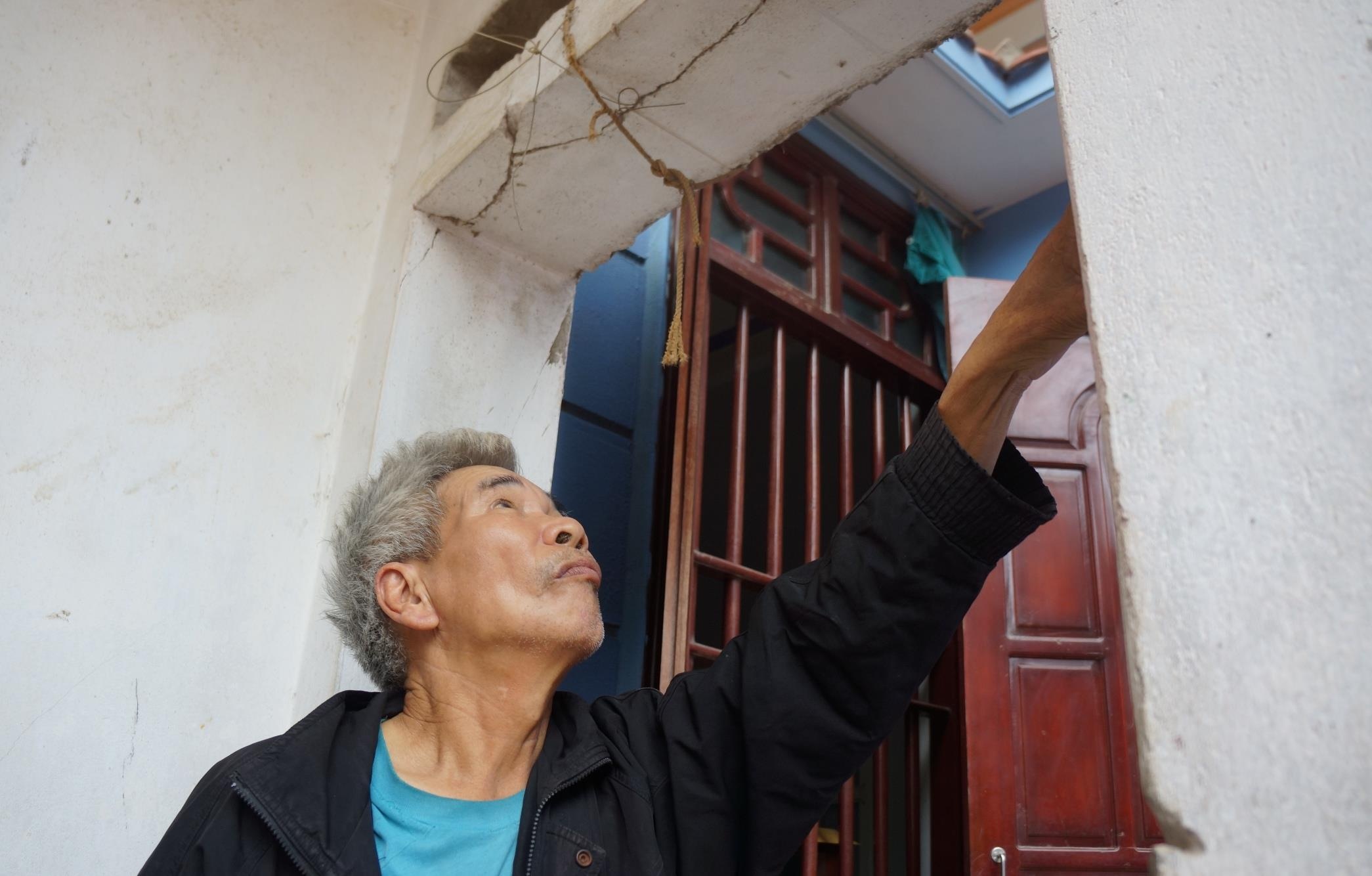 Hang chuc nha dan ran nut do xe qua tai hinh anh