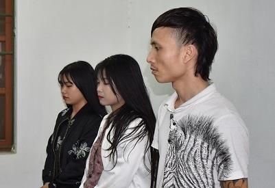 Tam giu 4 nguoi lien quan 13 tui ma tuy tren oto hinh anh