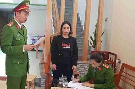 Nguyen chu tich va ke toan xa bi khoi to vi loi dung chuc vu hinh anh