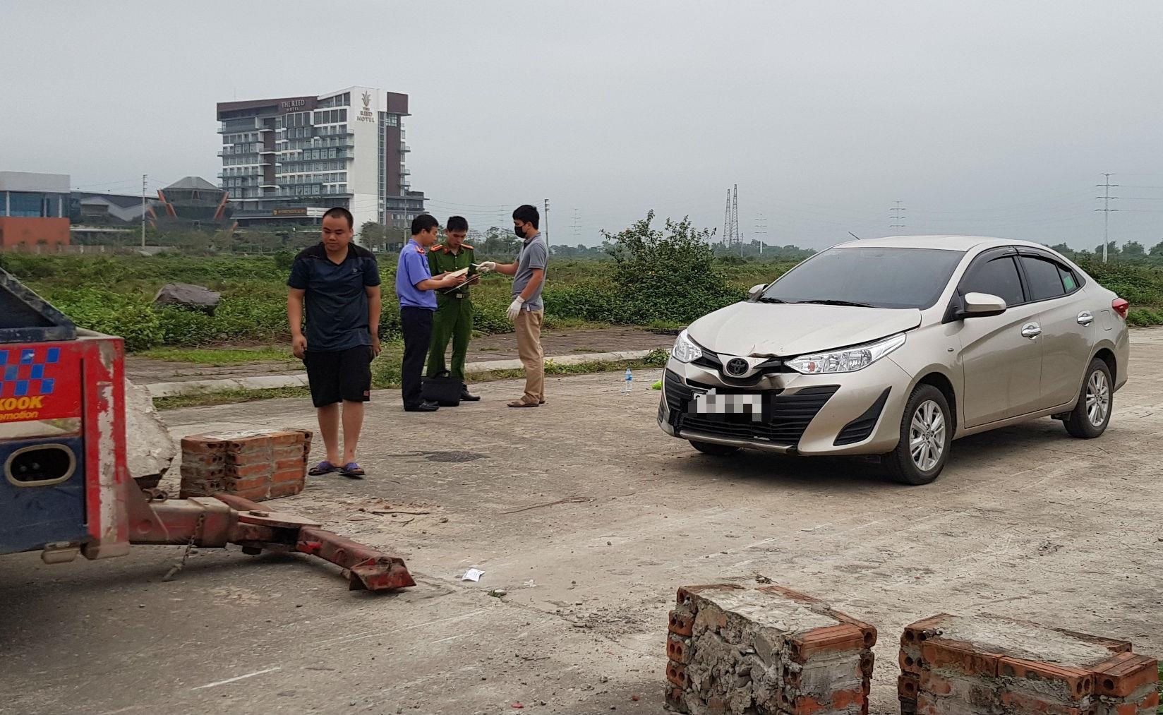 Nữ nhân viên ngân hàng ảnh 2 Nu nhan vien ngan hang anh 2