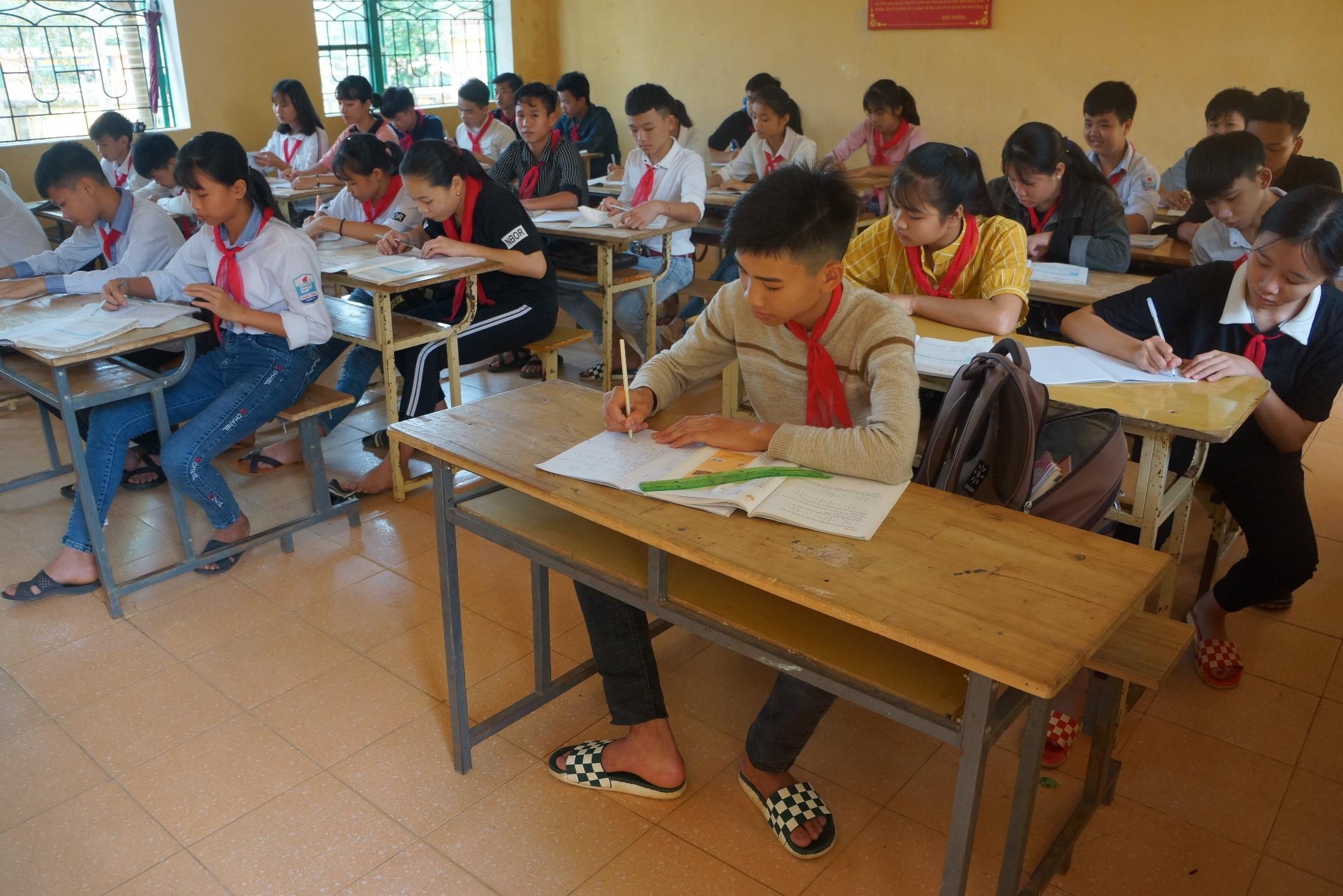 ke phut cuu ba em nho anh 3