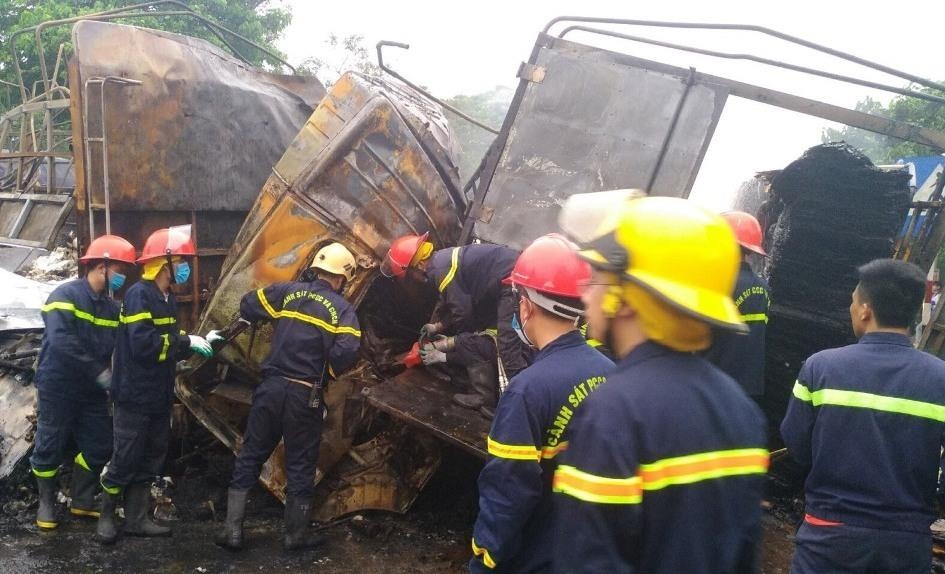 hien truong vu hai xe boc chay anh 7