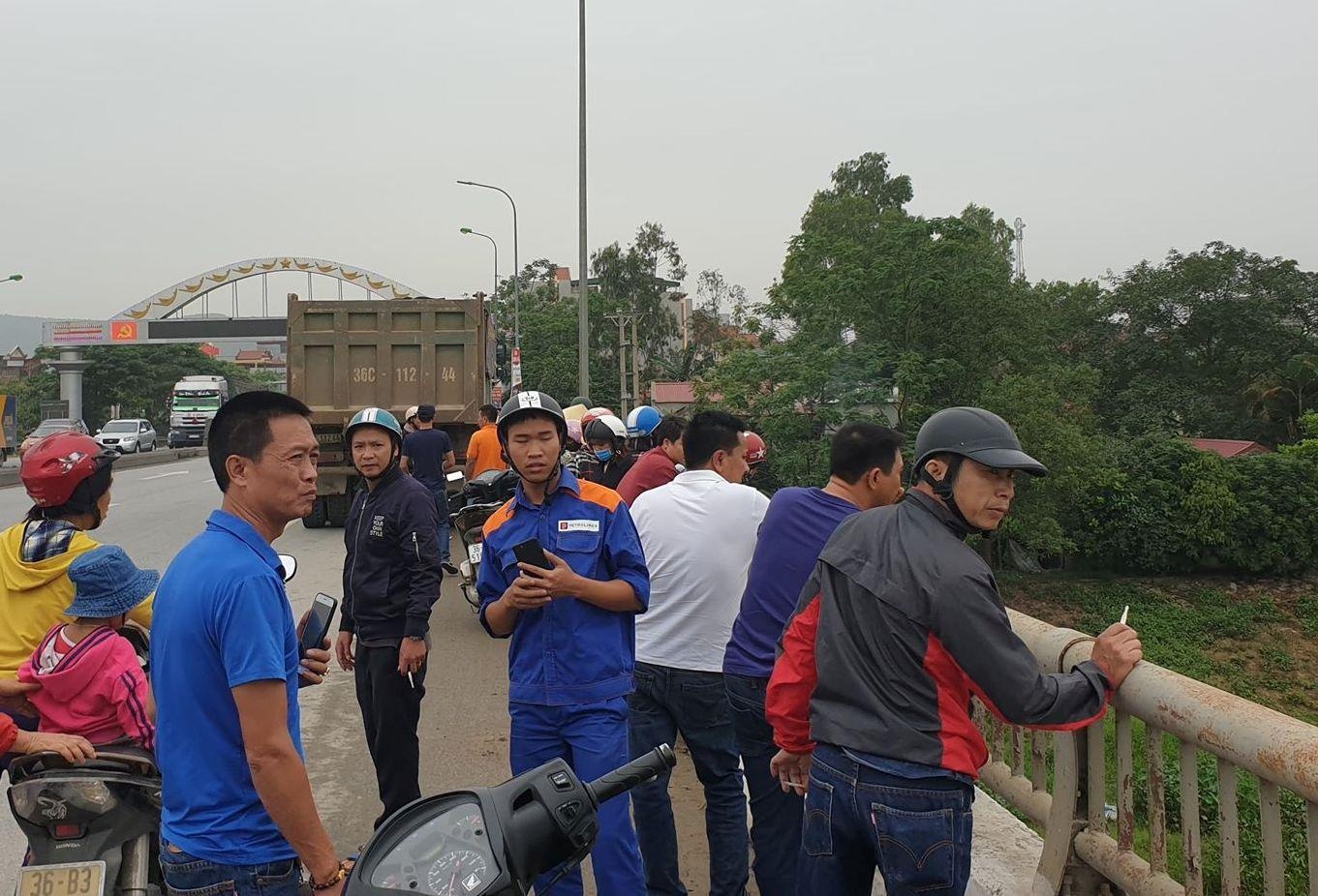 bất lực nhìn vợ tự tử ảnh 1 bat luc nhin vo tu tu anh 1