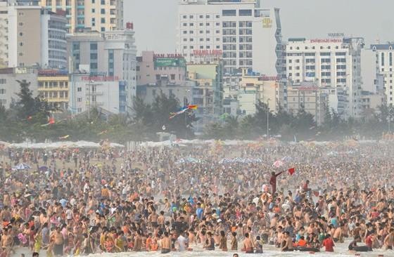 Thanh Hoa don 1,45 trieu luot khach trong ky nghi le hinh anh