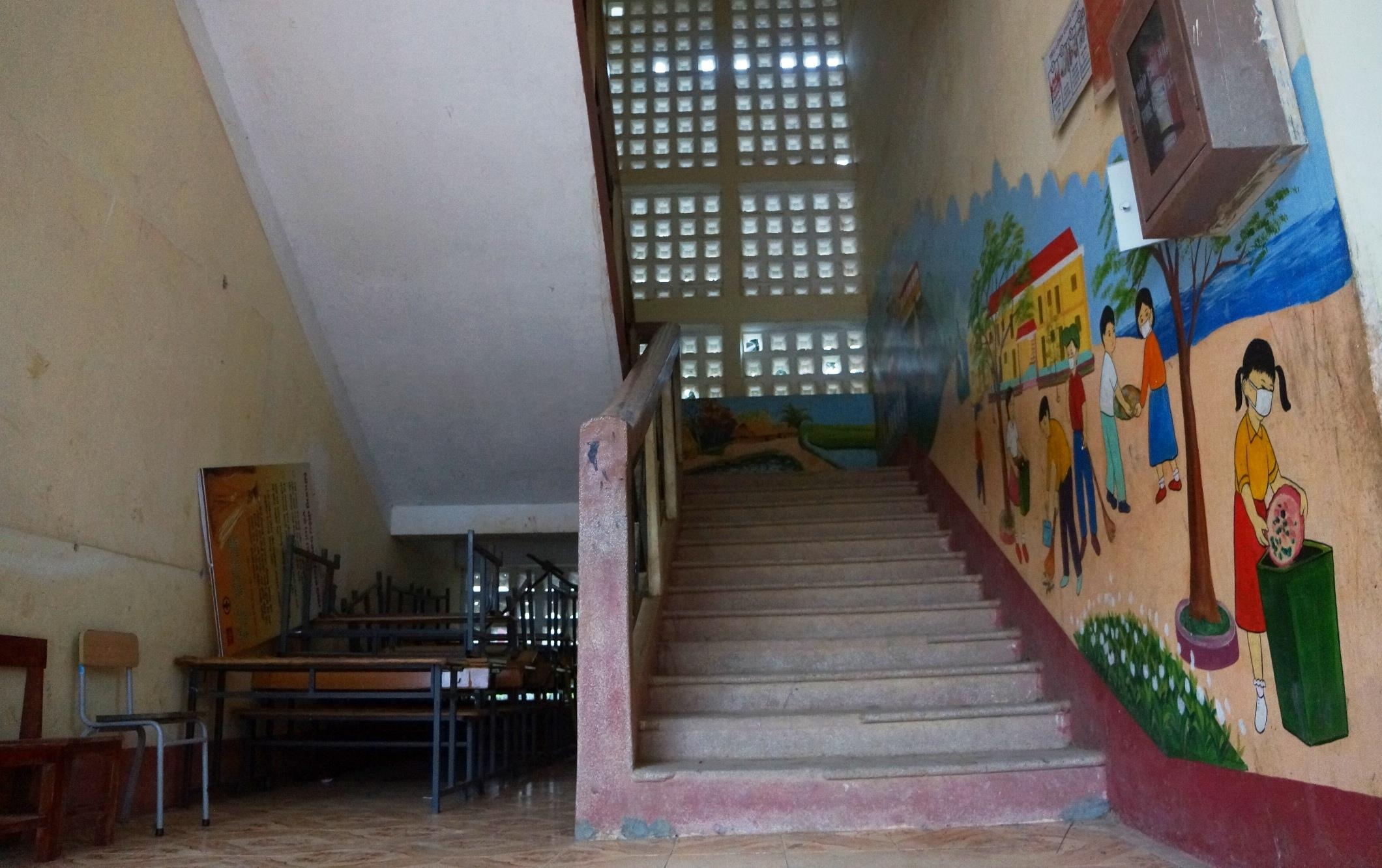 Chem nhieu hoc sinh anh 4