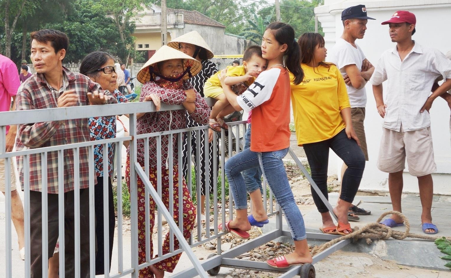 Thanh Hoa vinh danh chu cong ty gay o nhiem, chan loi ra bien cua dan hinh anh