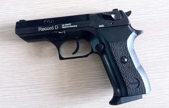 Truong cong an xa mat sung va cong so 8 tai chot kiem dich hinh anh