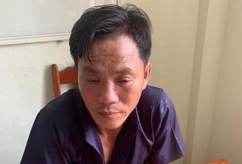 Chu nha nghi tat vao mat cong an bi tam giu hinh anh