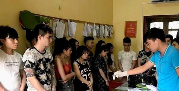 14 thanh niên sử dụng ma túy ảnh 1 14 thanh nien su dung ma tuy anh 1