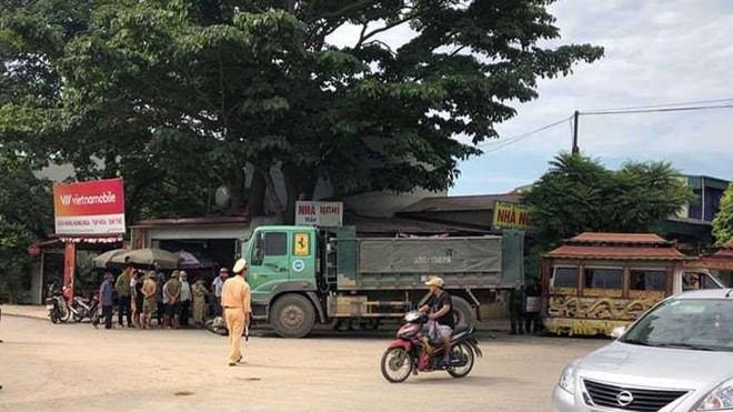 xe máy va chạm xe tải ảnh 1 xe may va cham xe tai anh 1