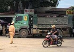 Xe may cho 4 va cham oto tai, 2 nguoi tu vong hinh anh