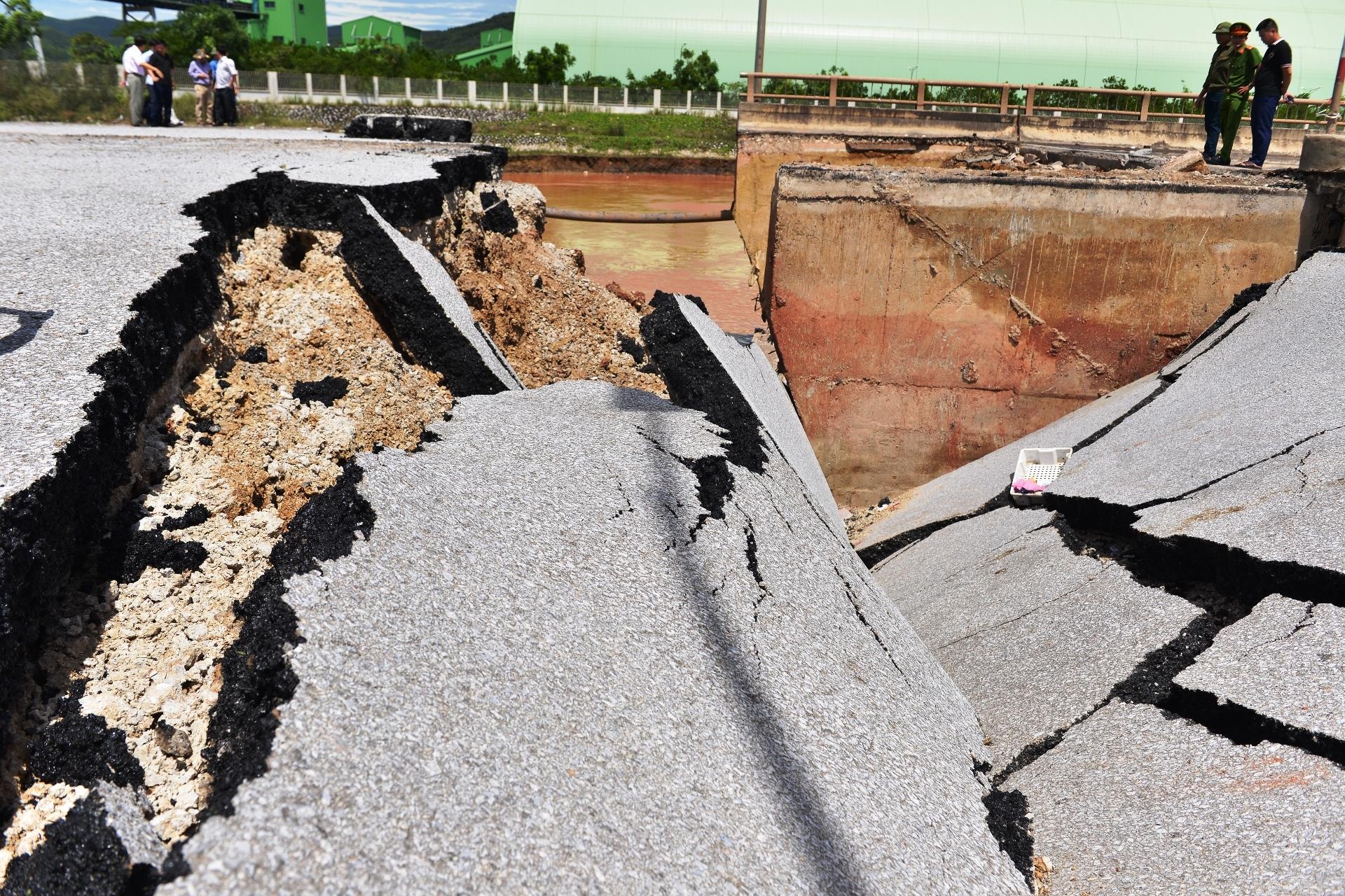 hien truong vu sat mo cau anh 3