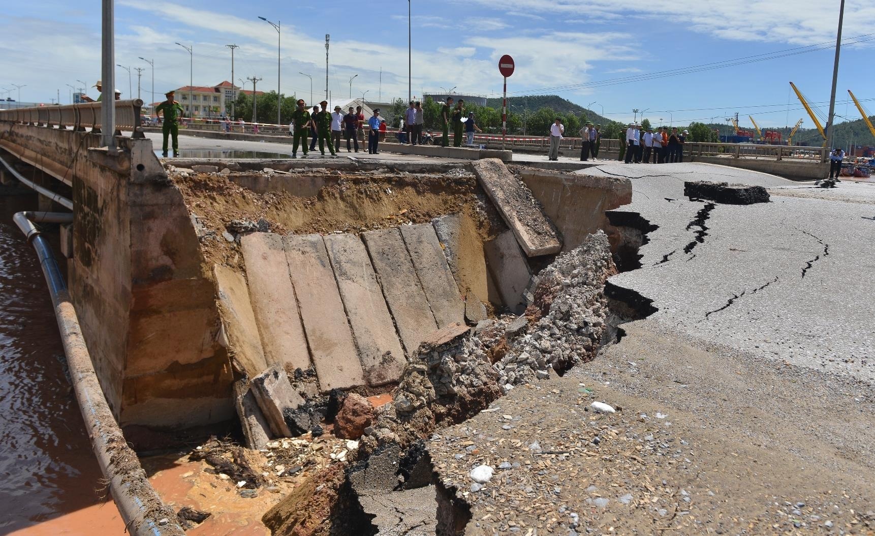 Duong huyet mach vao Khu kinh te Nghi Son te liet sau vu sap mo cau hinh anh