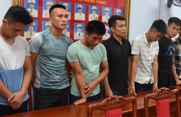 Hang chuc trai lang dung dao kiem, tuyp sat hon chien hinh anh