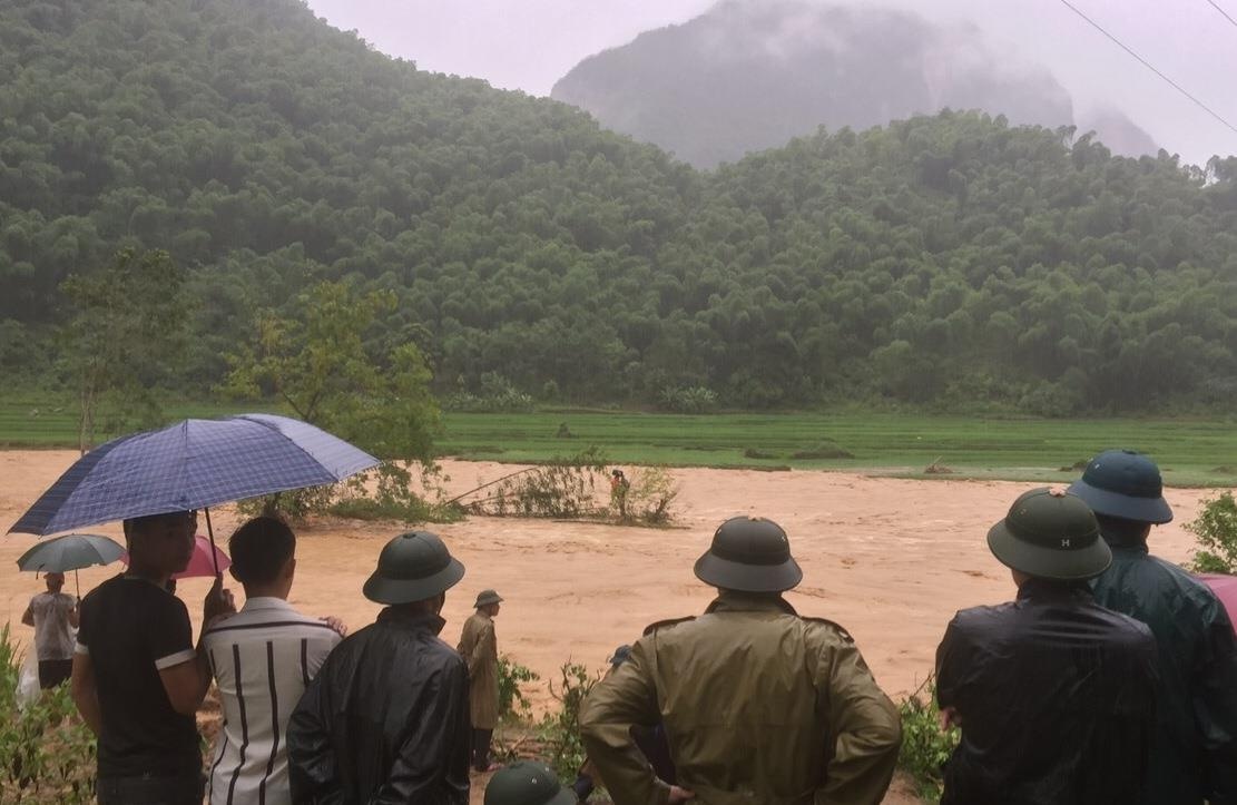 mac ket giua dong lu anh 2