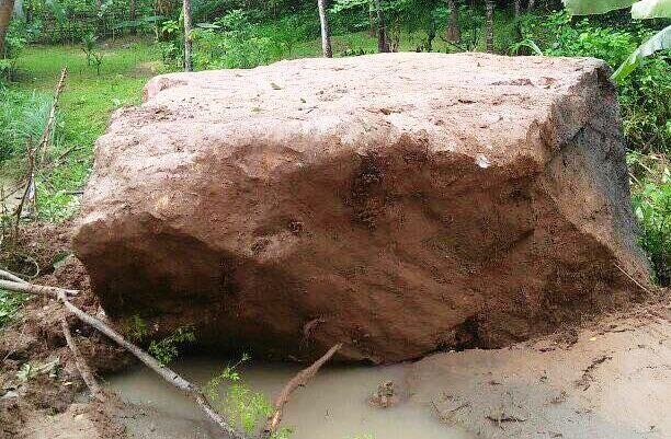 Tang da 40 tan lan xuong khu dan cu, 8 ho dan phai di doi hinh anh