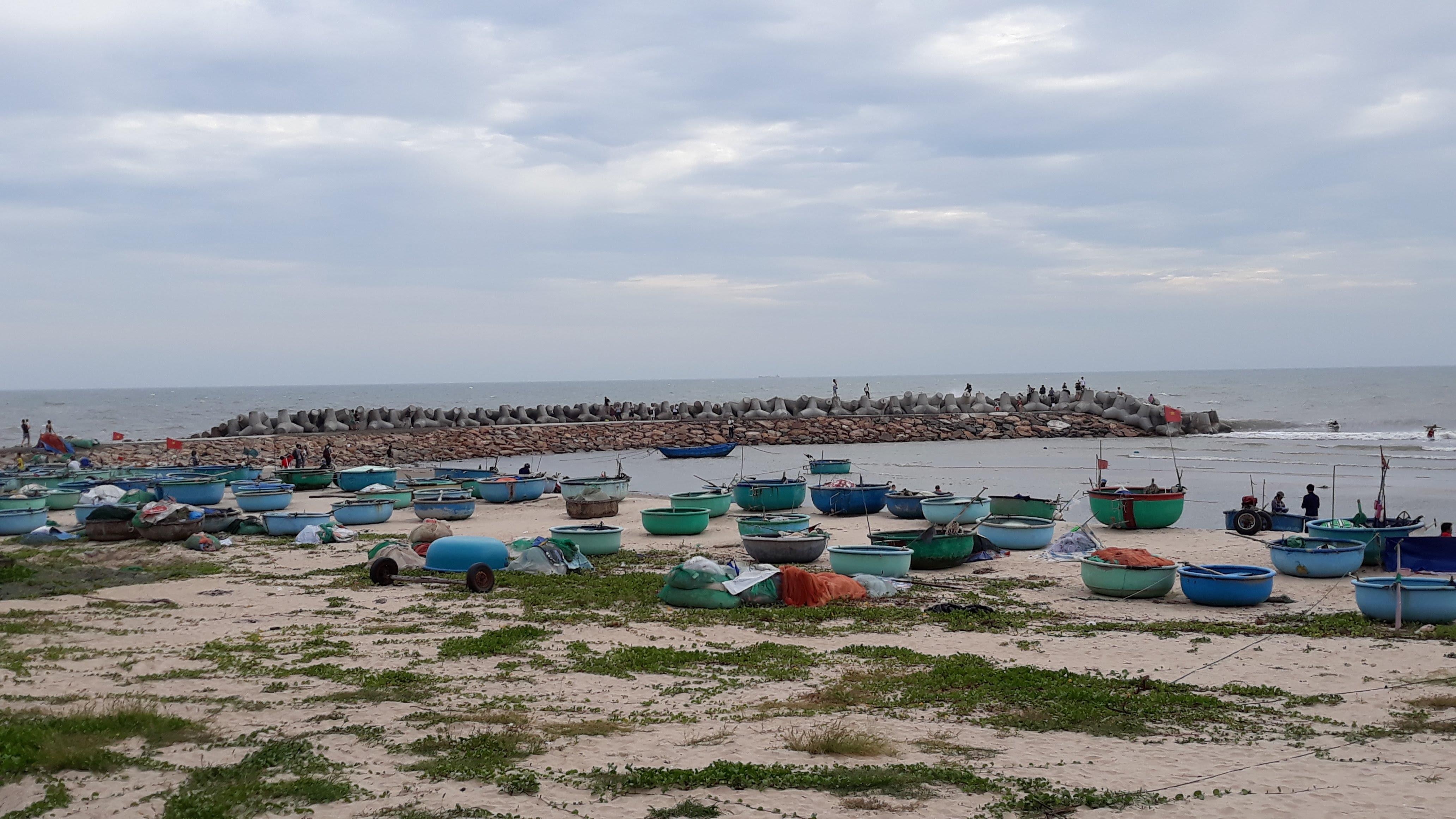 Hai khách bị sóng cuốn ảnh 1 Hai khach bi song cuon anh 1