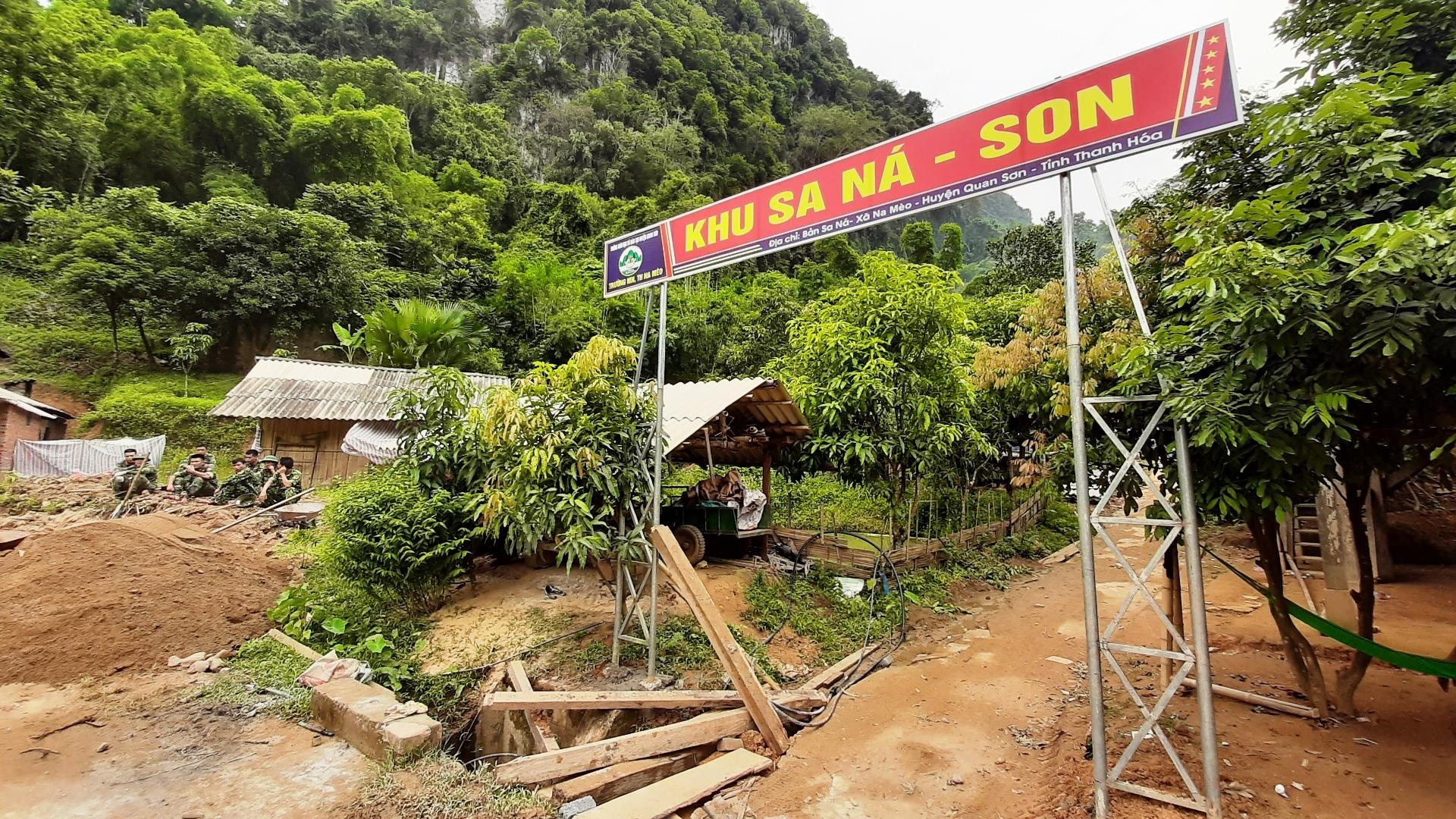 dung phong hoc vung lu Sa Na anh 1