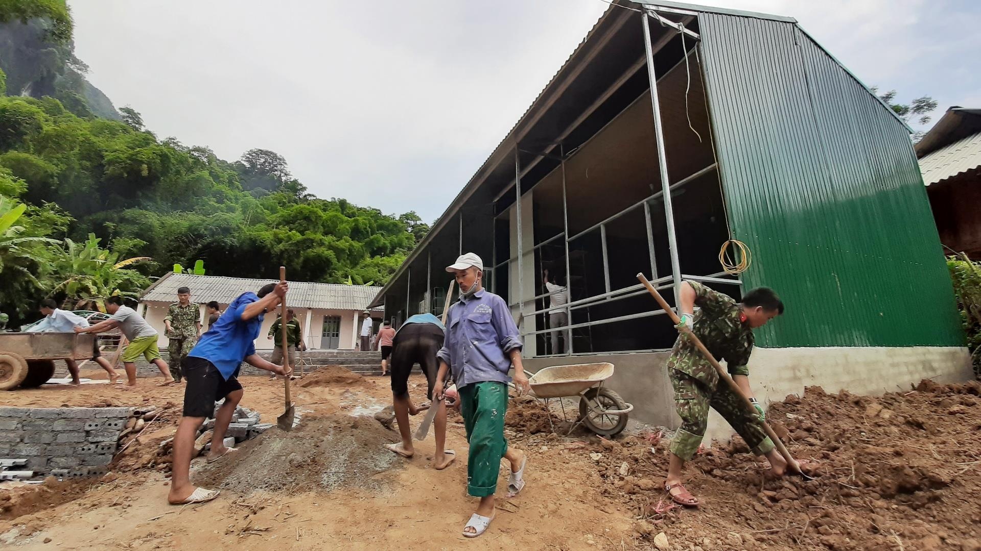 dung phong hoc vung lu Sa Na anh 2
