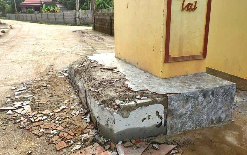 côn đồ phá cổng làng ảnh 2 con do pha cong lang anh 2