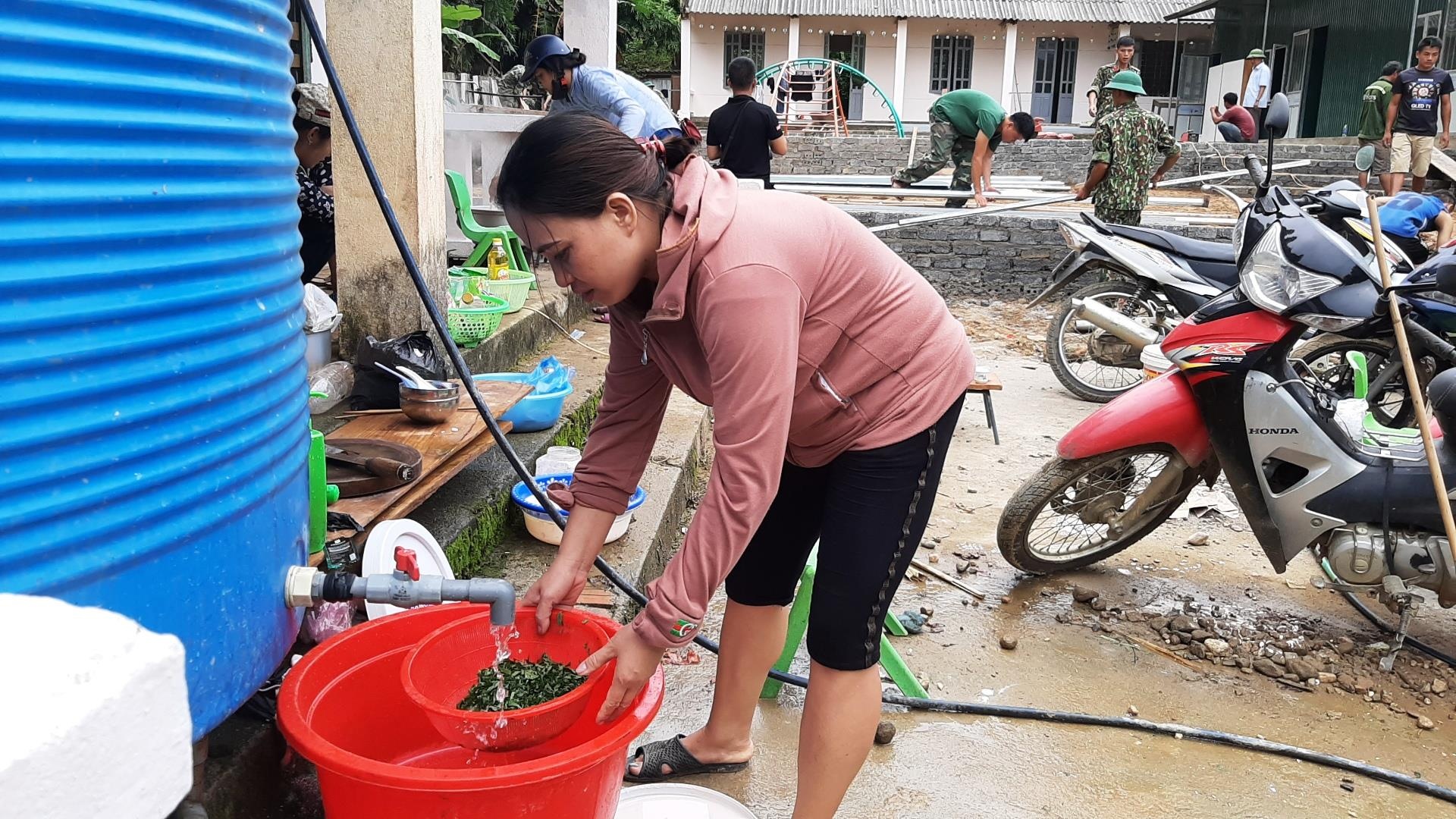 dung phong hoc vung lu Sa Na anh 8