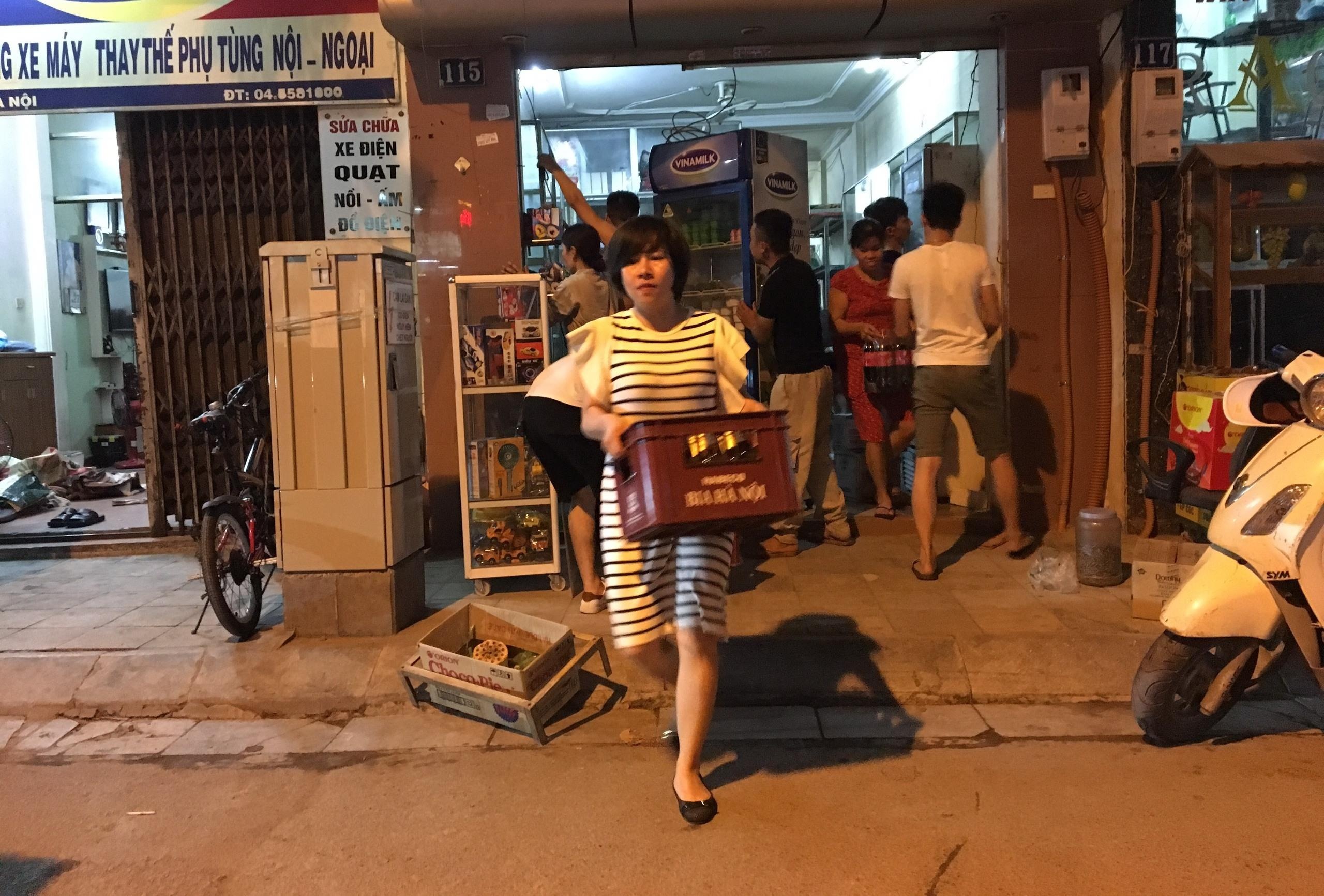 chay cong ty phich nuoc anh 10