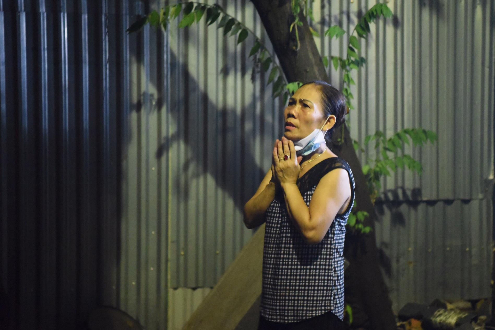 chay cong ty phich nuoc anh 4