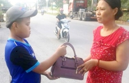 Nam sinh tra lai hon 70 trieu cho nguoi danh roi hinh anh