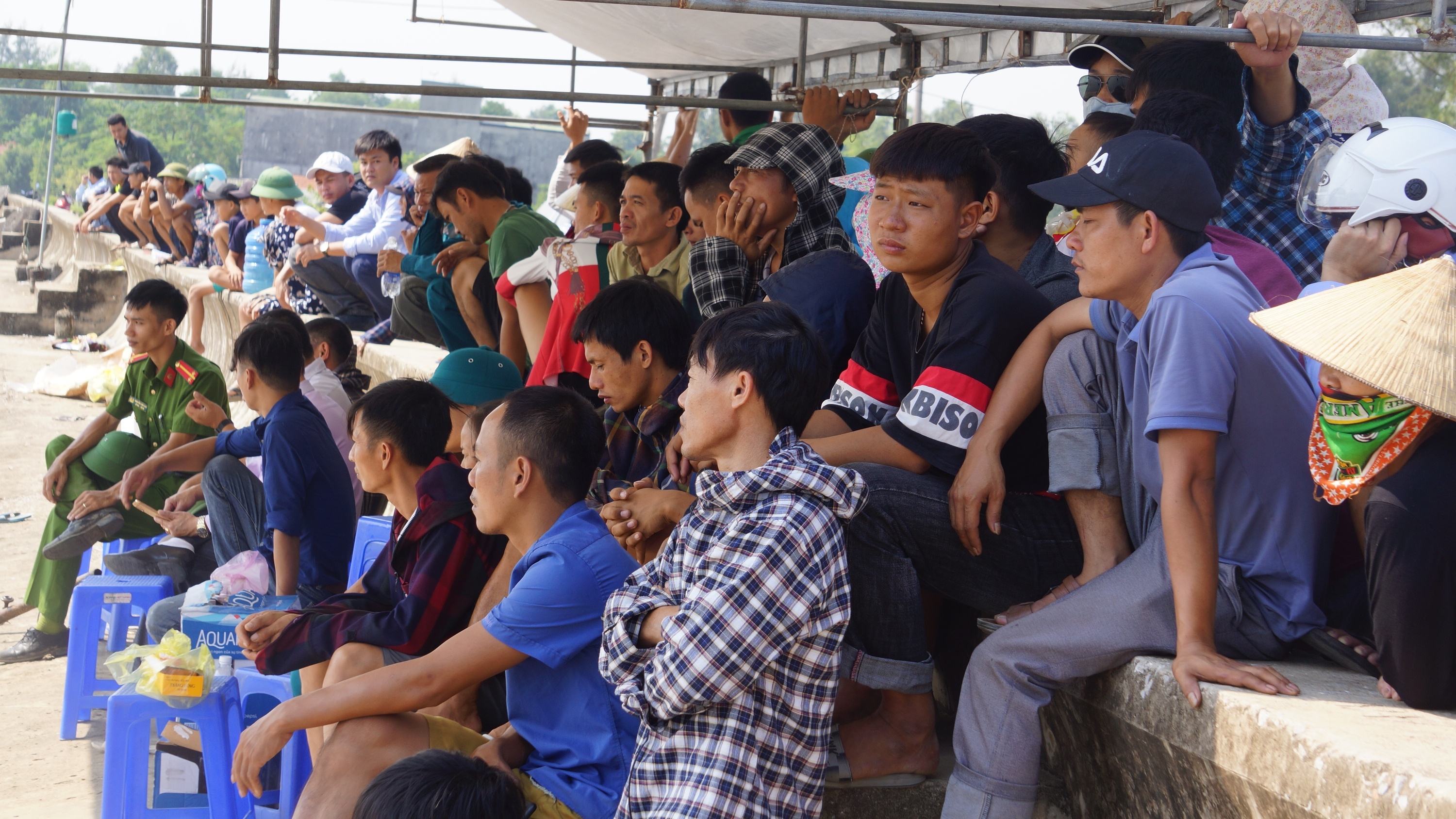 tim thay nan nhan vu no tau ca anh 2