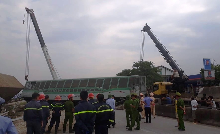 toa tau chan ngang quoc lo 1 anh 9