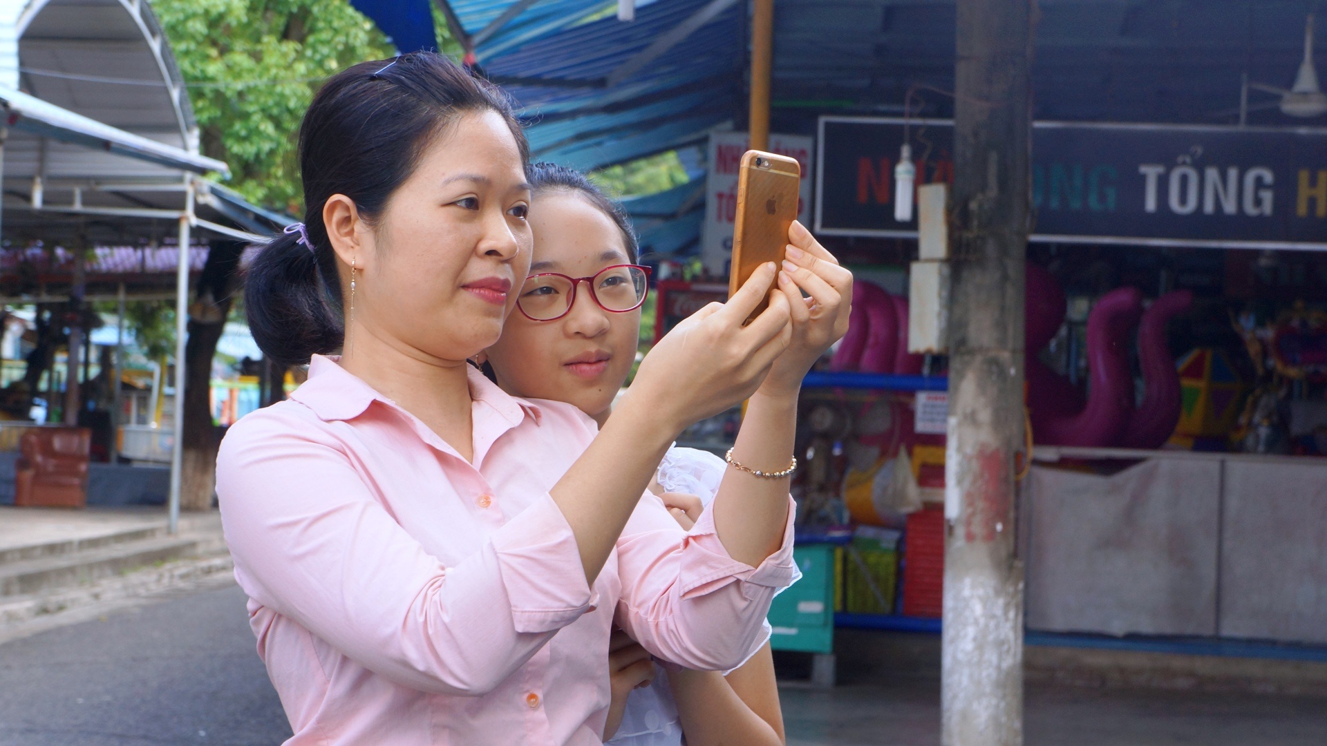 tiec nuoi vuon hoa Kim Dong anh 8