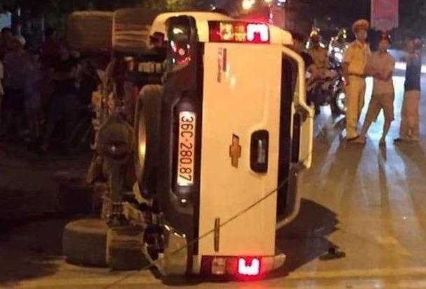 Nghi an con do phong xe ban tai truy sat 2 thanh nien di Exciter hinh anh