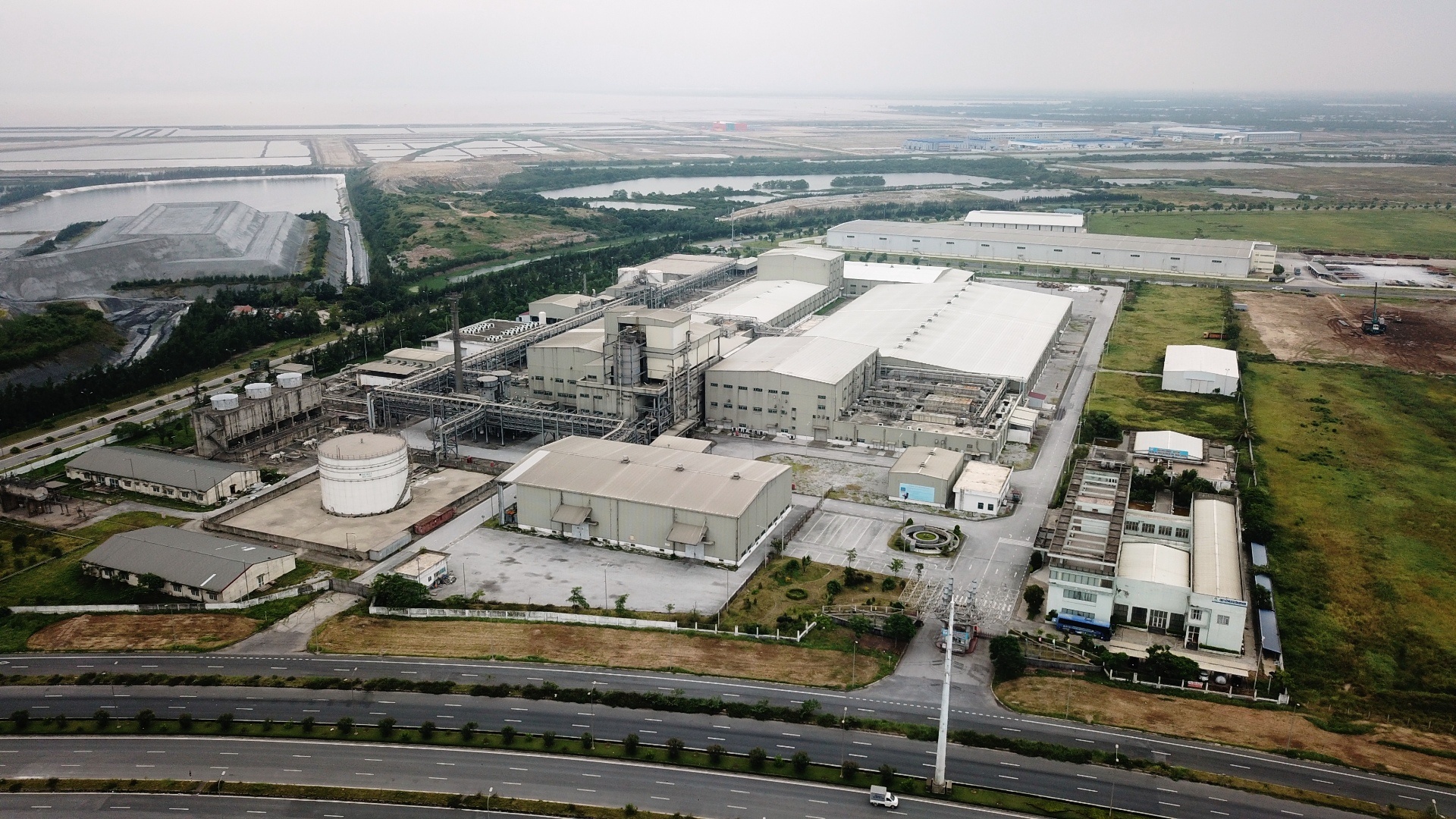 nha may xo soi no hon 7.800 ty anh 2