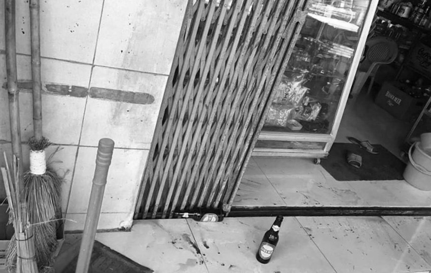 Nguoi dan ong bi dam trong thuong vi di tieu bay hinh anh