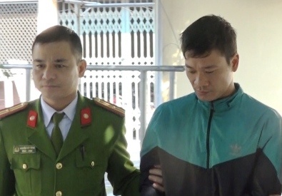 Cuop 100 trieu cua nguoi phu nu di xe dap hinh anh