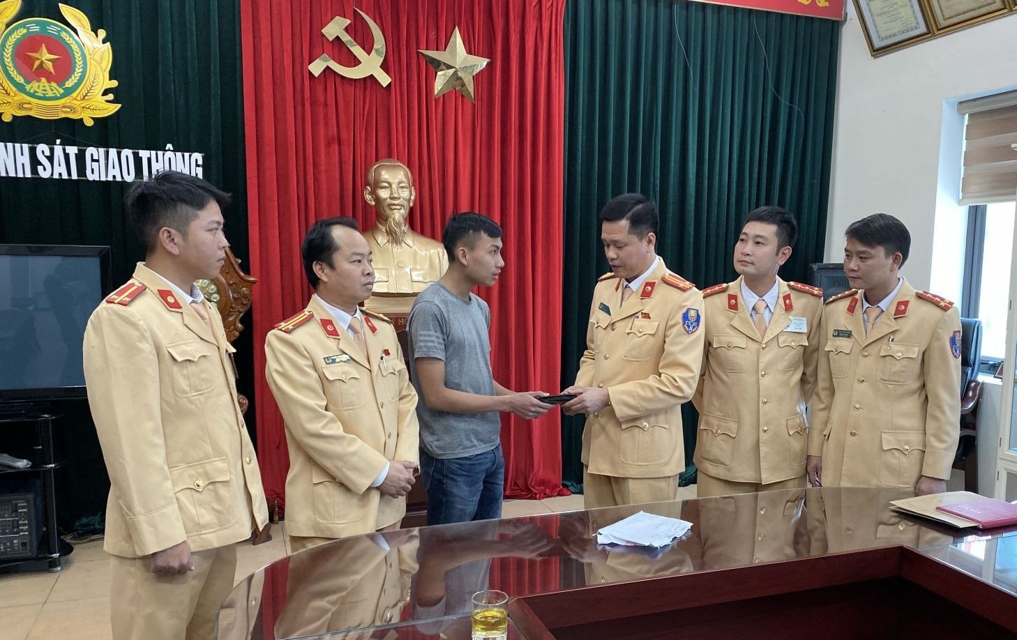 nhan lai vi co 20 trieu anh 1