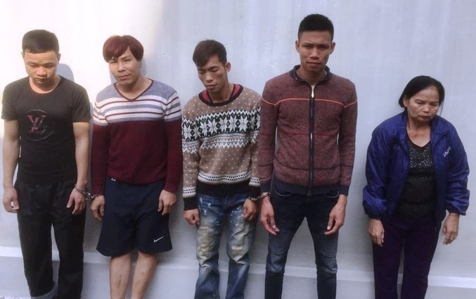 69 tuoi cam dau trom cho anh 1