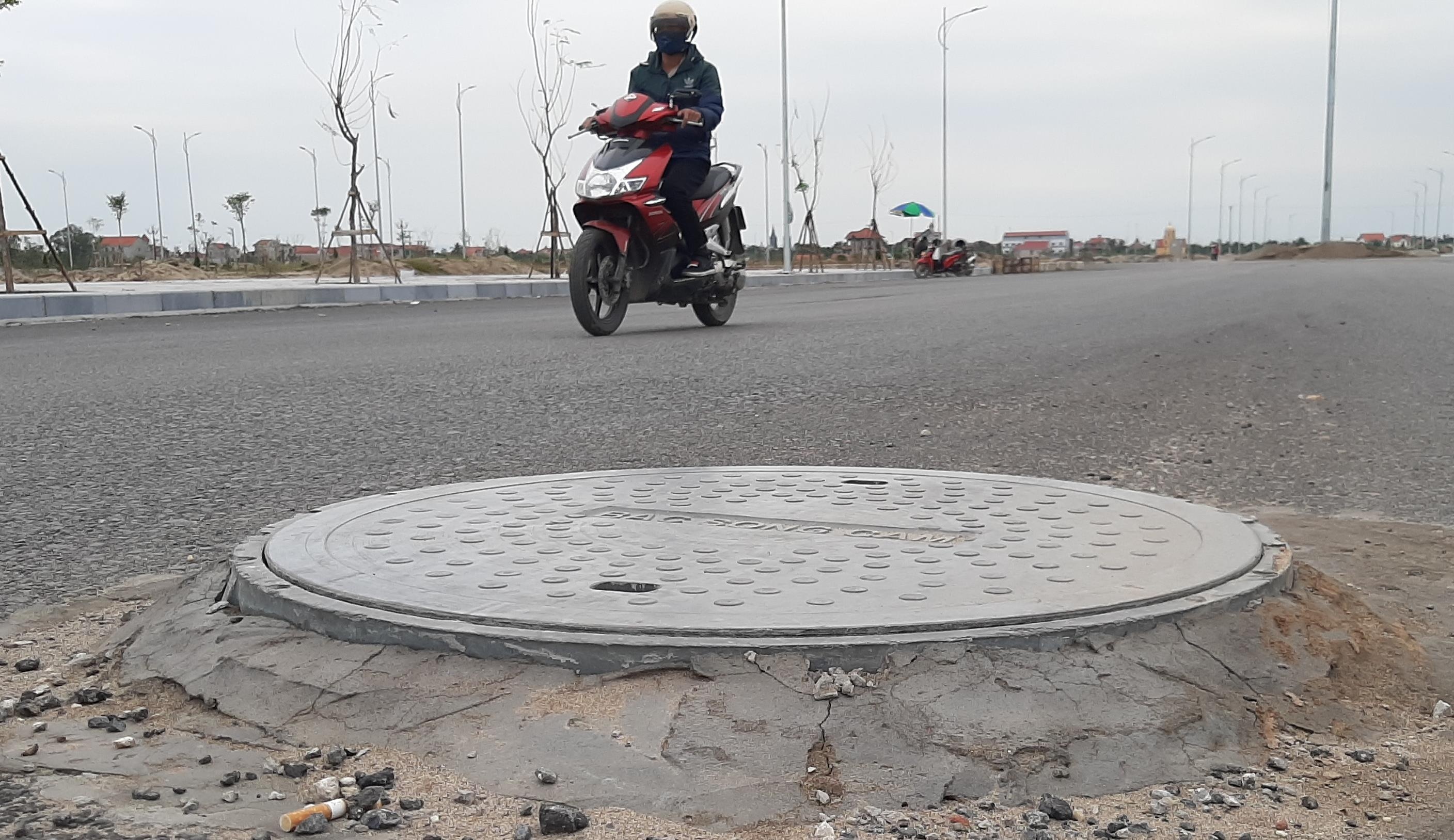 Ho ga loi lom tren duong dan len cau 2.000 ty hinh anh