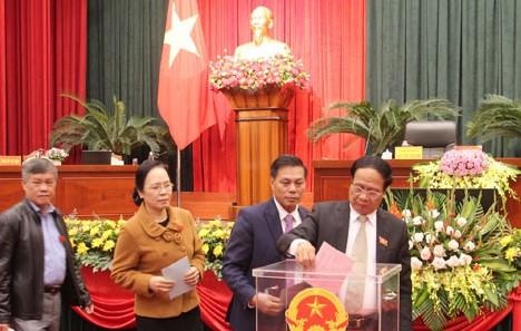 Hai Phong mien nhiem, bau nhieu chuc danh o HDND hinh anh