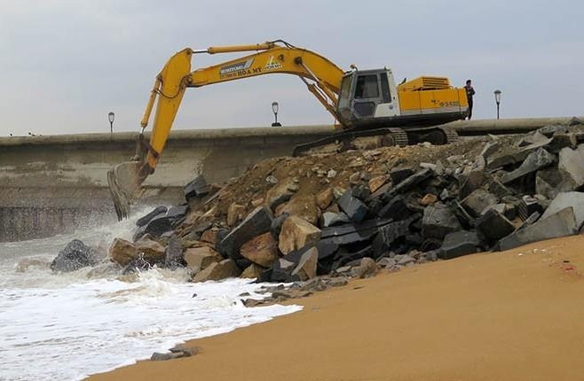 Sat lo tuyen ke bien uy hiep san bay Tuy Hoa hinh anh