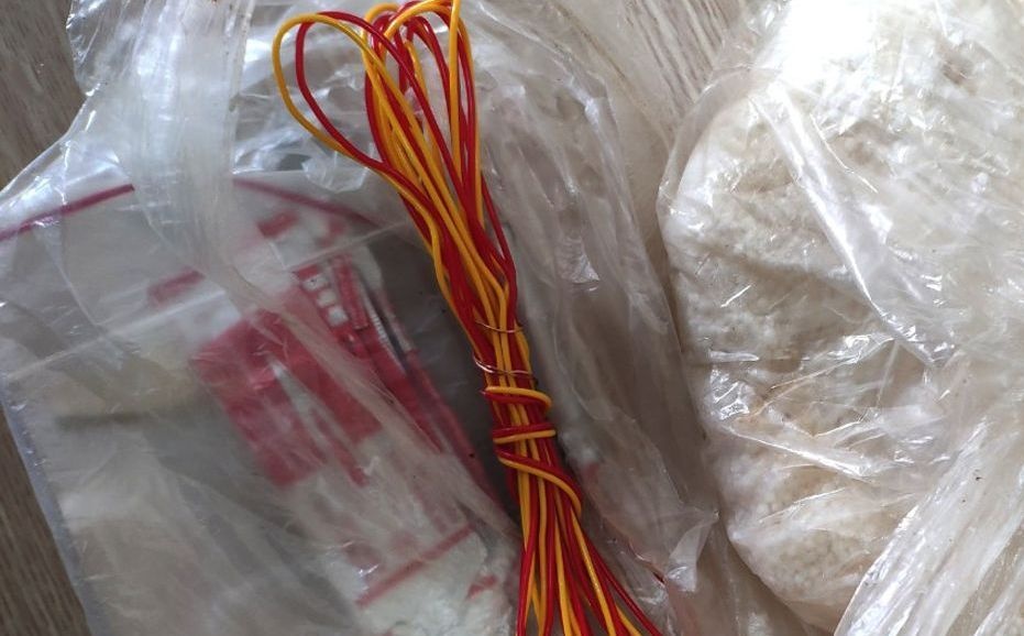 Gan nua kg thuoc no trong hanh ly khach di may bay hinh anh