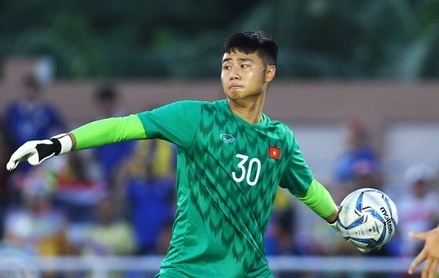 Me Van Toan ke chuyen cam con choi bong va chuyen tham nha giua khuya hinh anh