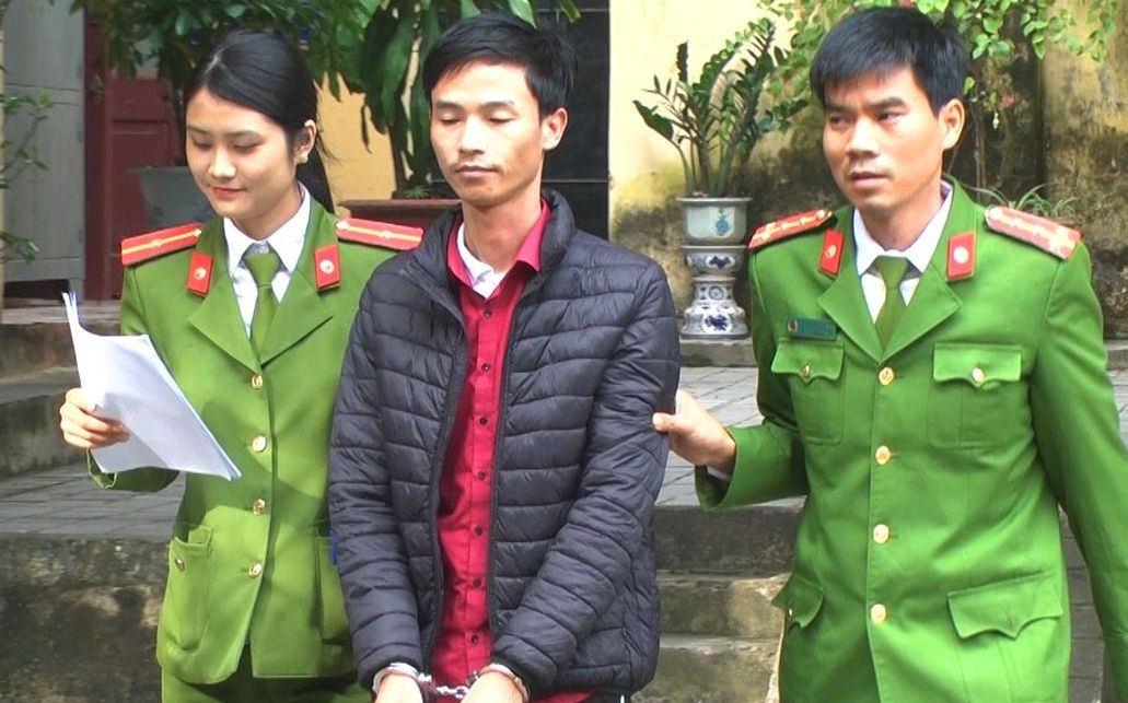 Ga trai lua dao tren Facebook bi bat trong nha nghi hinh anh