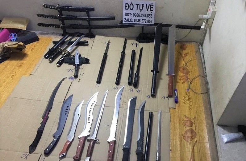 bán đao kiếm trên Facebook ảnh 1 ban dao kiem tren Facebook anh 1