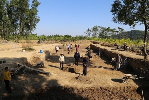 Phat hien bai coc trong tran chien nhan chim quan Mong - Nguyen hinh anh